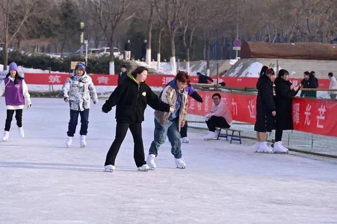 京多所高校专业冰场对外开放qy千亿球友会冰雪头条：北(图10)